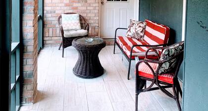 Spacious Family Home-Game Room & Sauna- 2 King Beds-5 mins 2 Beach-Pets Welcome!