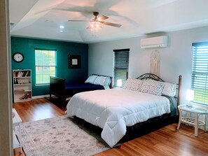 4 habitaciones, escritorio, tabla de planchar con plancha y wifi gratis 