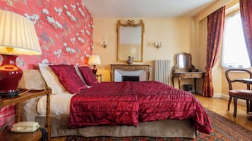 Classic Double Room | Blackout curtains, soundproofing, iron/ironing board, free WiFi