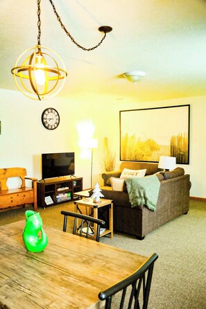 Luokittelematon kuva, 3 kautta 24, painike