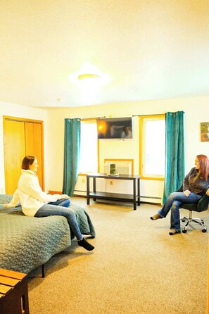 1 多间卧室、办公桌、熨斗/熨衣板、WiFi