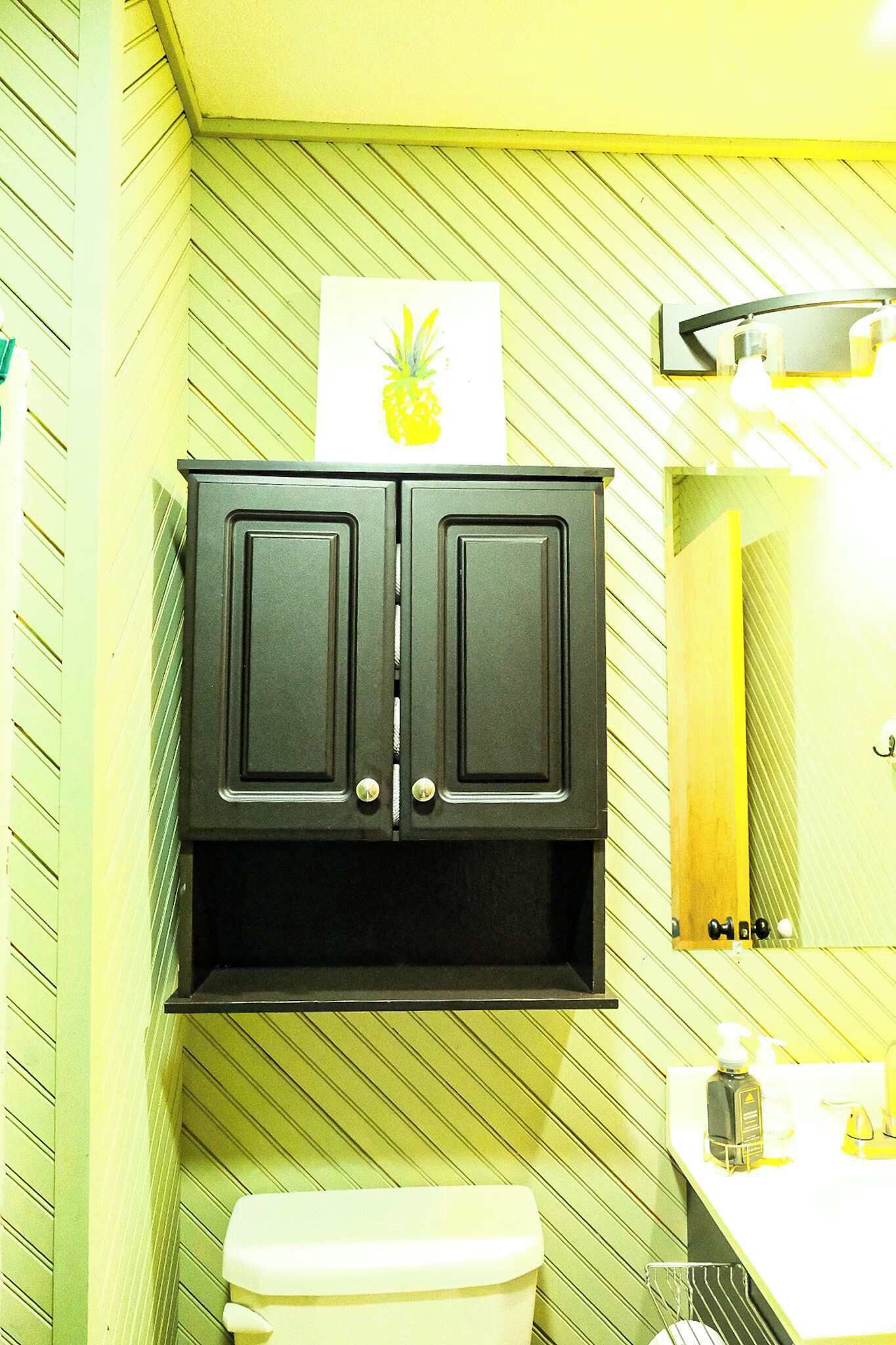 Shower, hair dryer, towels, shampoo