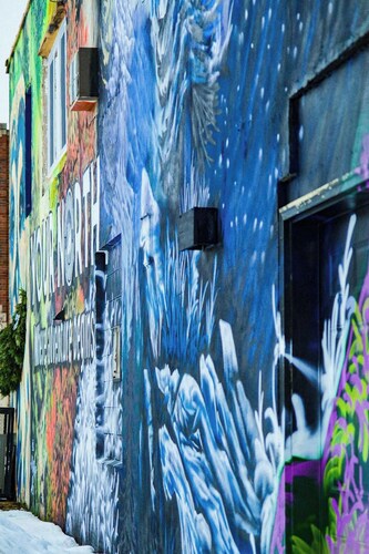 "Blue Room" Premium Downtown Apartment at Villages on Aurora