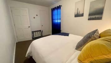 2 bedrooms, desk, iron/ironing board, free WiFi