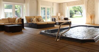 Bozeat House - Country Retreat