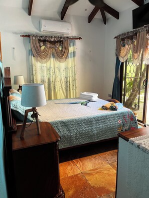 3 camere, una scrivania, ferro/asse da stiro, Wi-Fi gratuito