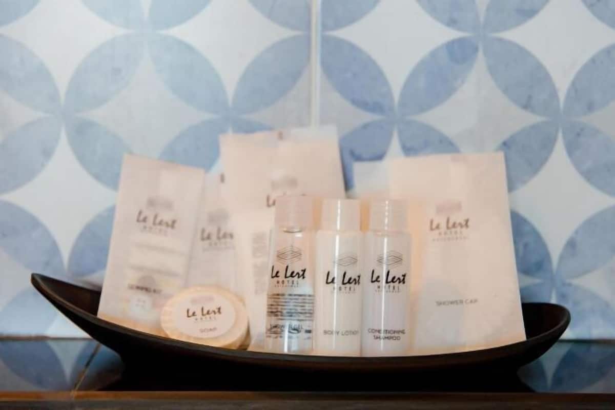 Bathroom amenities