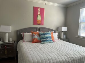 3 chambres, fer et planche à repasser, Wi-Fi, draps fournis