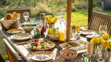 Cabin | Private kitchen | Microwave, stovetop, electric kettle, toaster