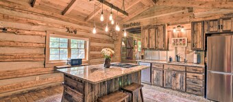 'Turkey Hollow Cabin' w/ Stunning Open Views!