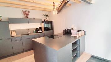 Réfrigérateur, four, plaque de cuisson, lave-vaisselle