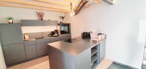 Fridge, oven, stovetop, dishwasher - Ferienwohnung mit Whirlpool (Irrel)