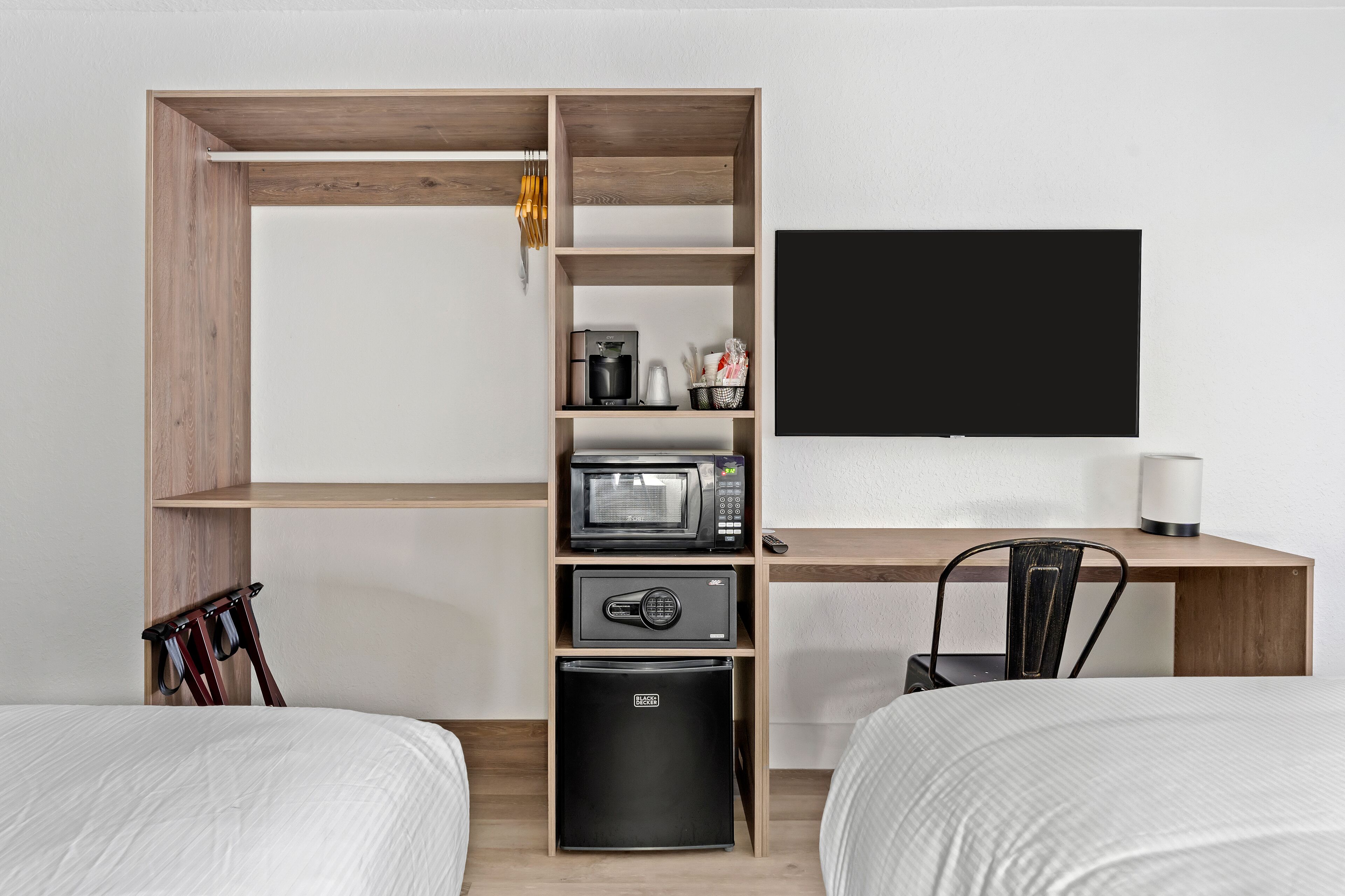 1 bedroom, premium bedding, pillow-top beds, in-room safe