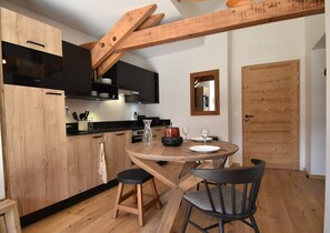 Kühlschrank, Mikrowelle, Geschirrspüler