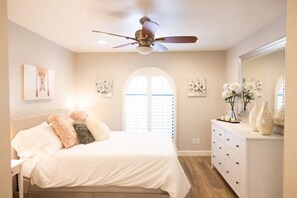 5 bedrooms, desk, iron/ironing board, travel cot