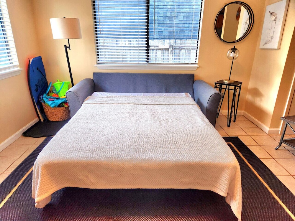 The Sandpiper - 1 Block/ 5 Min Walk To Beach! - Flórida