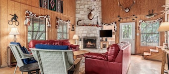 Steps from THE Frio River with river access included, the perfect Concan cottage with the best price