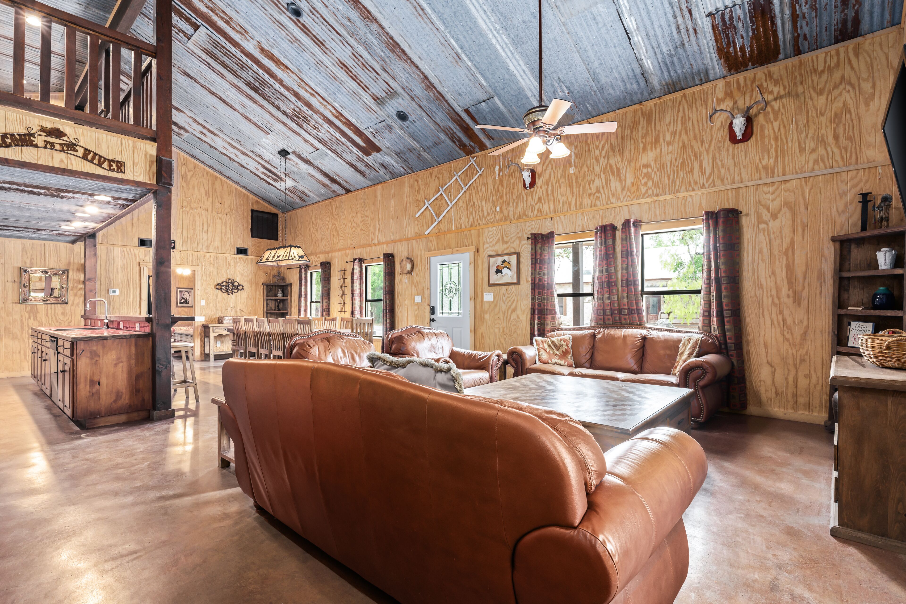 Walk To The Frio River-access Included + Private Swimming Pool, Basketball & Huge Outdoor Space - Concan, TX