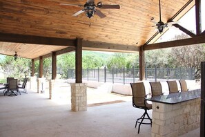 Terrace/patio - Swimming pool, outdoor kitchen, firepit, NO bunk beds, less than 5-minute drive to THE Frio River (Concan)