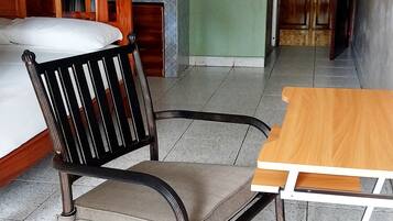 1 quarto, escrivaninha, ferros/tábuas de passar roupa, Wi-Fi
