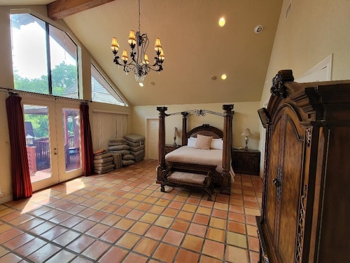 Stone House with patio, hot tub-less than 50 yards to the water.