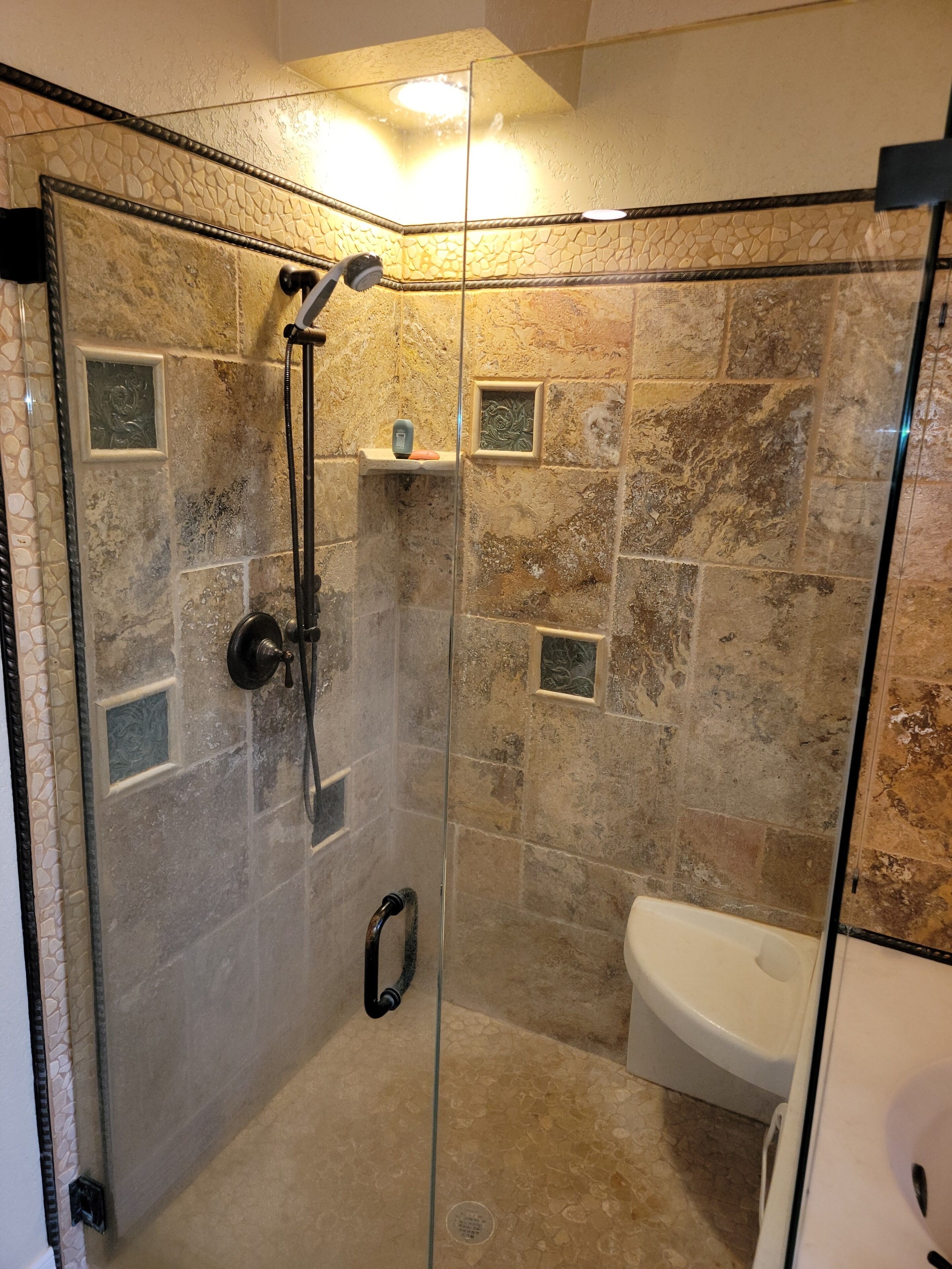Bathtub, jetted tub, hair dryer, towels