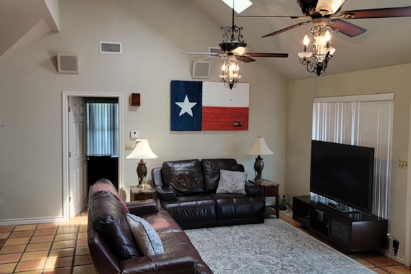 TV, fireplace, stereo