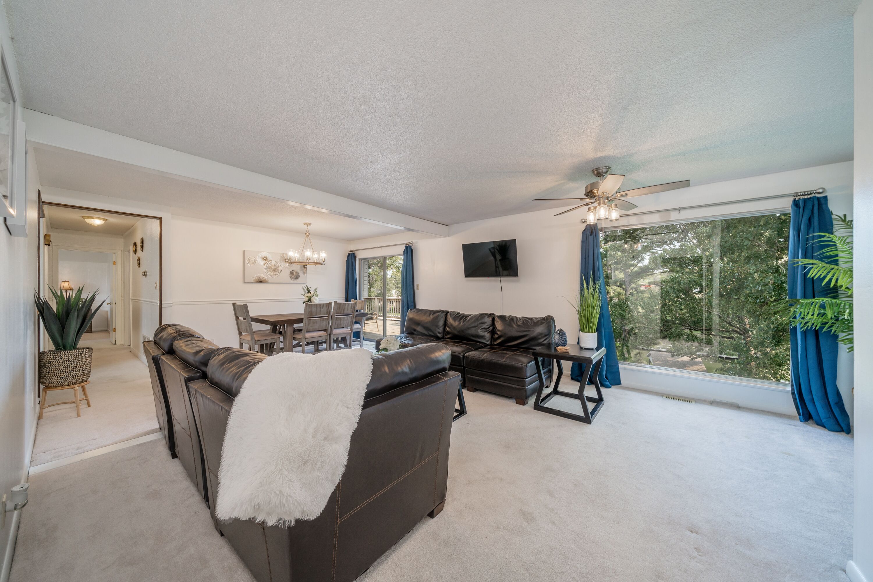 Lake House on Phadral! - Sleeps 12, Pool Table, Lakefront!