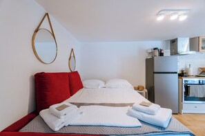 1 chambre, fer et planche Ă repasser, lit parapluie, Wi-Fi