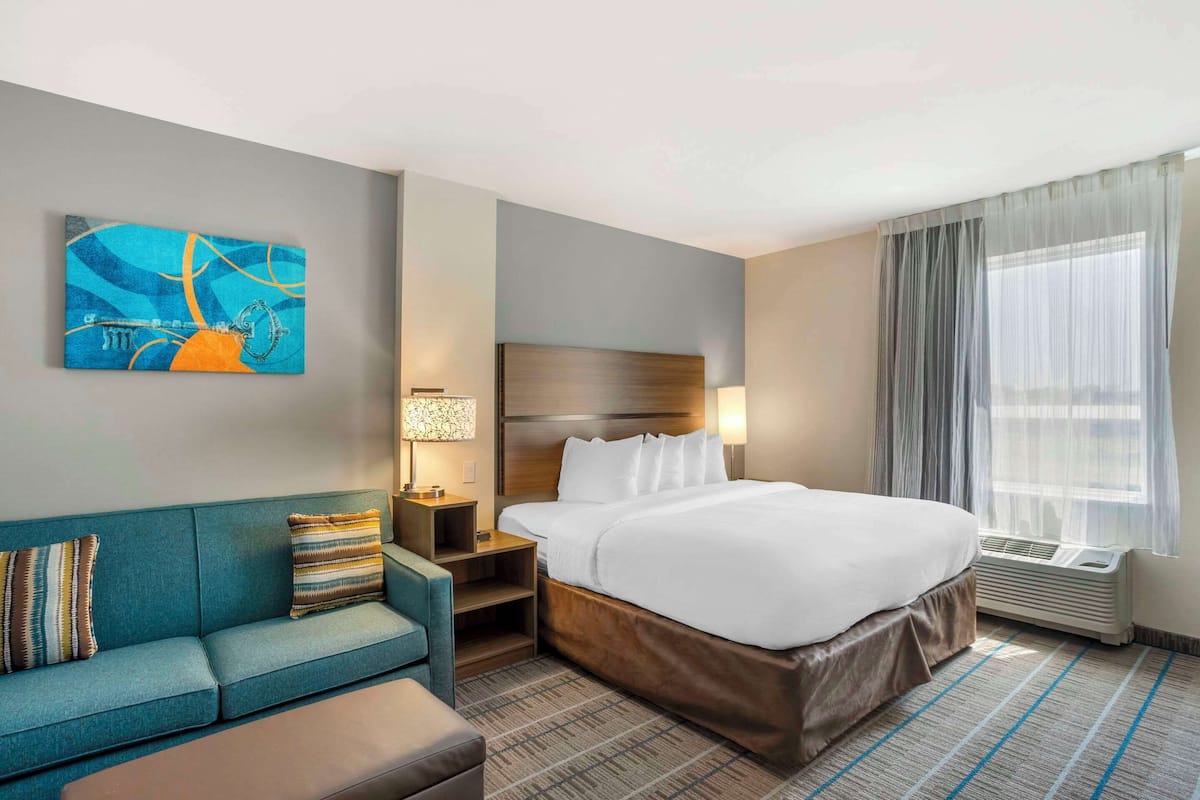 Suite, 1 King-Bett, Nichtraucher | 1 Schlafzimmer, Verdunkelungsvorhänge, Bügeleisen/Bügelbrett