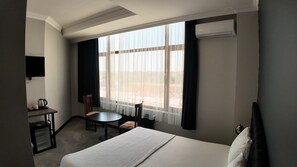 In-room safe, free WiFi