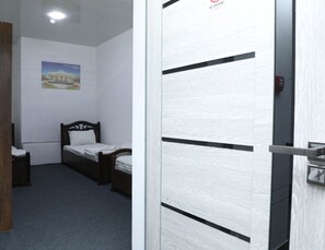 9 間睡房、書桌、免費 Wi-Fi