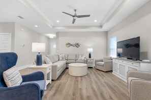 Smart TV - ⛱️Newly Built-Covered Patio-Large Fenced Backyard-4BR Sea Navarre (Navarre)