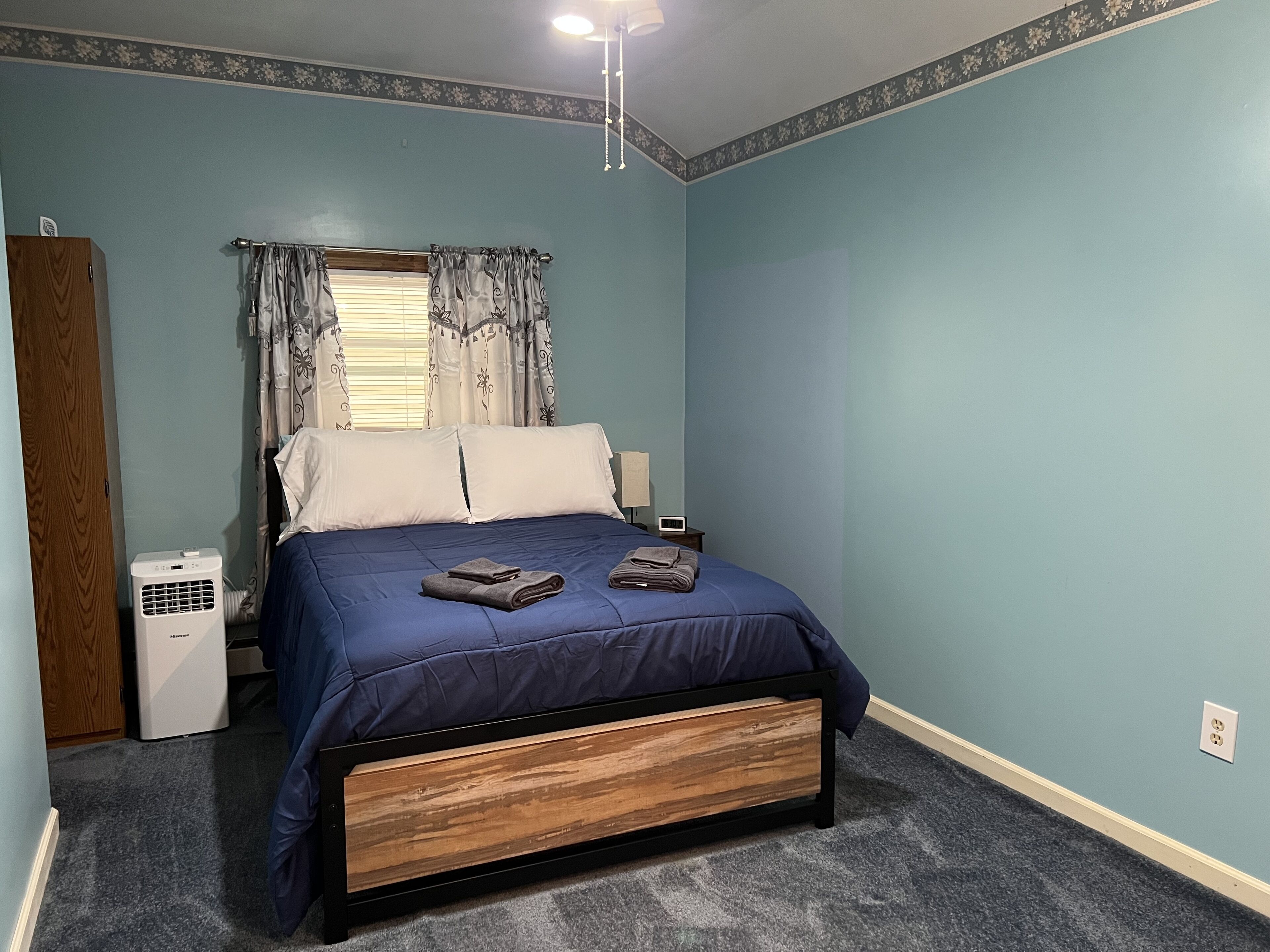 3 bedrooms, iron/ironing board, free WiFi, bed sheets