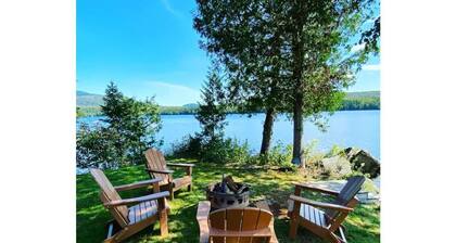 Private & Cozy lakeside cabin with A+ lake views