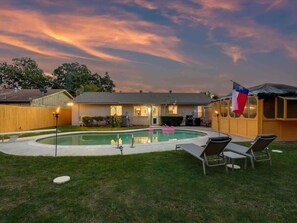 Pool - 4BR/2B Home with Pool, Hot Tub, Fire Pit (Irving)
