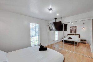 4 bedrooms, desk, iron/ironing board, travel cot - 4BR/2B Home with Pool, Hot Tub, Fire Pit (Irving)