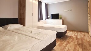 1 bedroom, desk, iron/ironing board, WiFi - Morze u Sary (Warszawa)