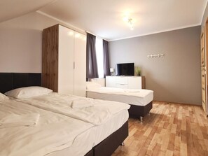 1 bedroom, desk, iron/ironing board, WiFi - Morze u Sary (Warszawa)