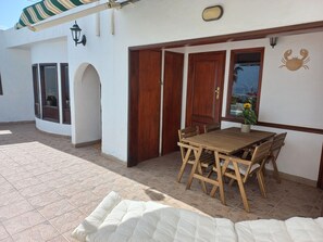 Outdoor dining - Fantastischer Meerblick, Private Lage mit Beheiztem Pool (Mácher)