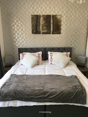 2 habitaciones, wifi gratis y ropa de cama 