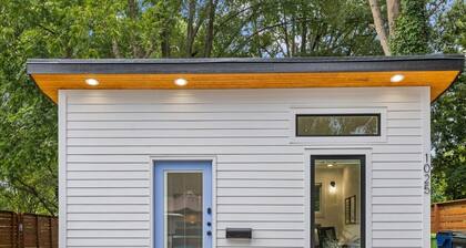 Modern Tiny House~Walk Dtwn~Park~EV Charger!