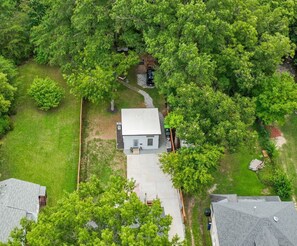 Exterior - Modern Tiny House~Walk Dtwn~Park~EV Charger! (Raleigh)