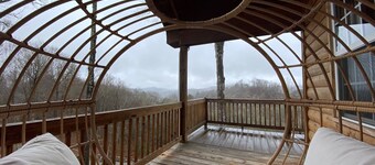 Lions Gate Farm - Modern Mountain Chalet w/ Hot Tub