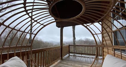 Lions Gate Farm - Modern Mountain Chalet w/ Hot Tub