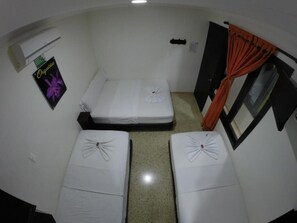 9 bedrooms, free WiFi