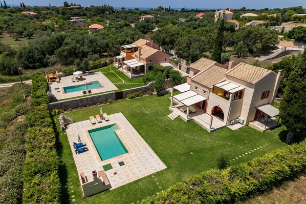 المنشأة من الخارج