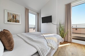 2 bedrooms, iron/ironing board, free WiFi