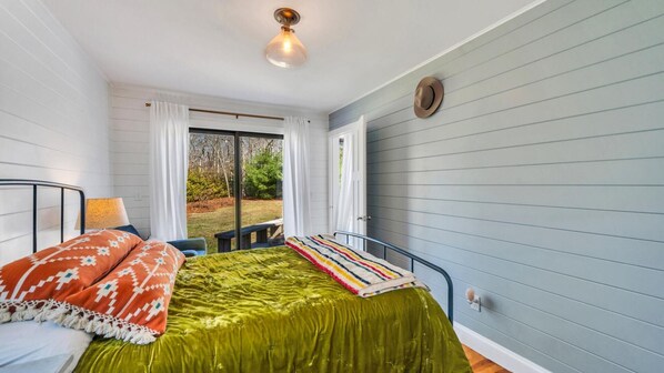 House, 2 Queen Beds (East Hampton Springs Haven) - East Hampton Springs Haven (East Hampton)