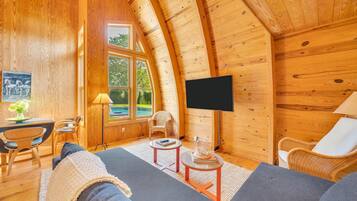 House, Multiple Beds (Sagaponack Seclusion) | Living area